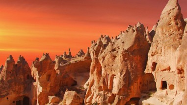 Kapadokya Peri Bacaları: Masalsı Bir Yolculuğa Hazır Olun