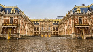 Versay Sarayı: Kraliyet İhtişamının Zirvesi